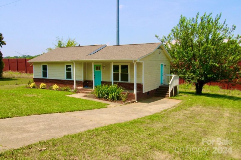 Property image 3 at 1619 Whisnant Street, Charlotte, NC 28206