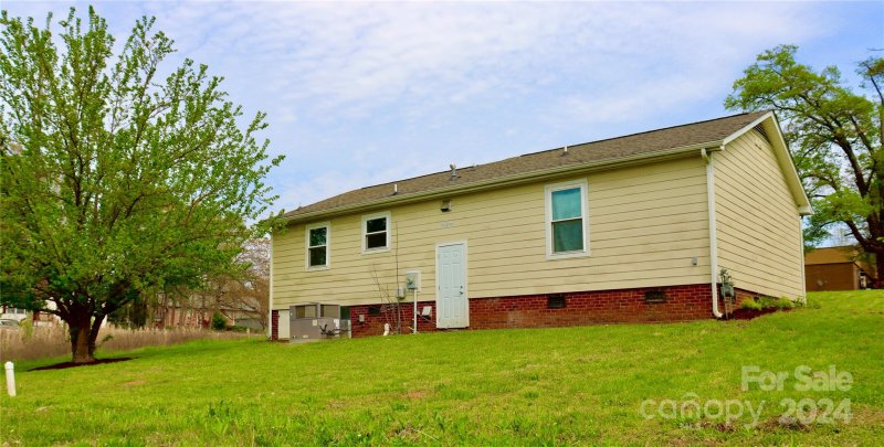 Property image 4 at 1619 Whisnant Street, Charlotte, NC 28206