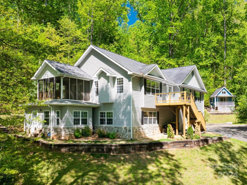 Property image 2 at 604 Hidden Springs Drive, Asheville, NC 28804