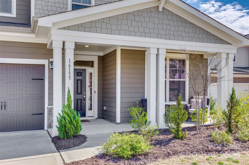 Property image 2 at 16155 Flame Azalea Court, Charlotte, NC 28278