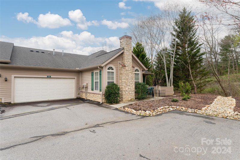 Property image 5 at 16 Mountain Meadow Circle, Weaverville, NC 28787