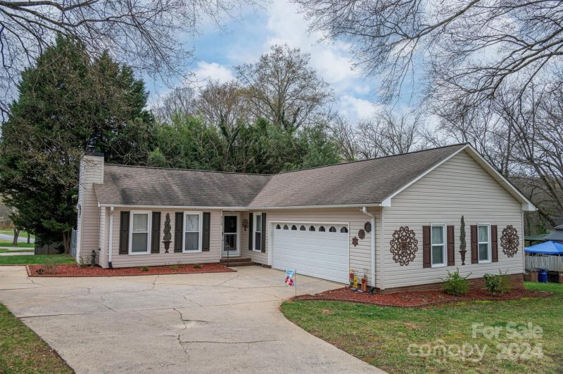 Property image 2 at 712 S Laurel Street, Lincolnton, NC 28092