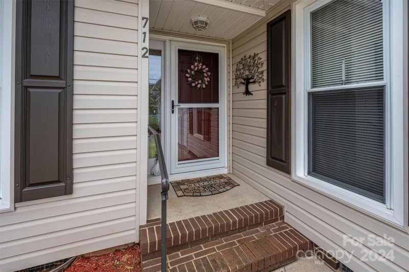 Property image 3 at 712 S Laurel Street, Lincolnton, NC 28092