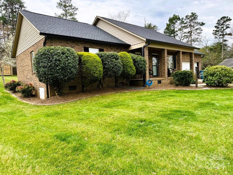 Property image 2 at 4868 Sandstone Drive, Conover, NC 28613