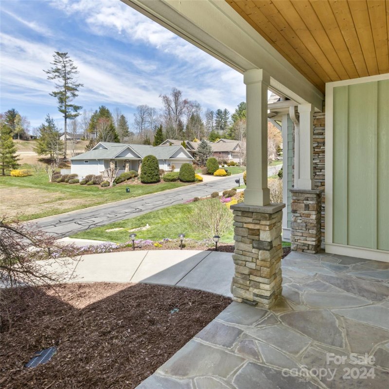 Property image 4 at 117 Whistlewood Lane, Hendersonville, NC 28739