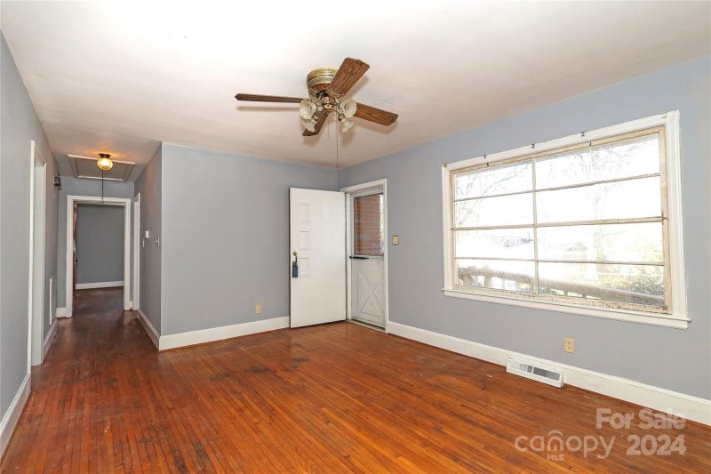 Property image 4 at 2038 Sandhurst Drive, Charlotte, NC 28205