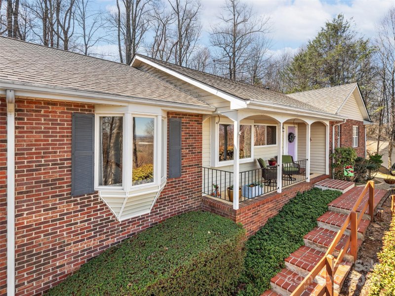 Property image 3 at 808 Summit Farm Lane, Hendersonville, NC 28739