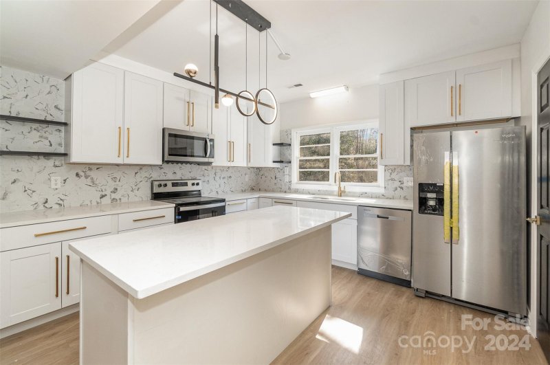 Property image 5 at 5110 Amity Place, Charlotte, NC 28212