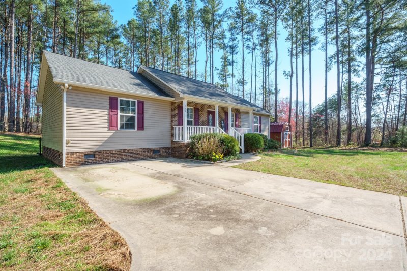 Property image 2 at 106 Mel Lane, Crouse, NC 28033