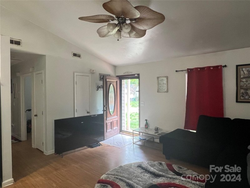 Property image 3 at 5233 Great Wagon Road, Charlotte, NC 28215