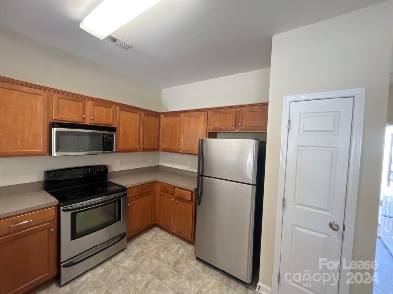 Property image 4 at 341 Doughton Lane, Charlotte, NC 28217