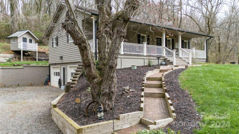 Property image 3 at 118 Spooks Branch Road, Asheville, NC 28804