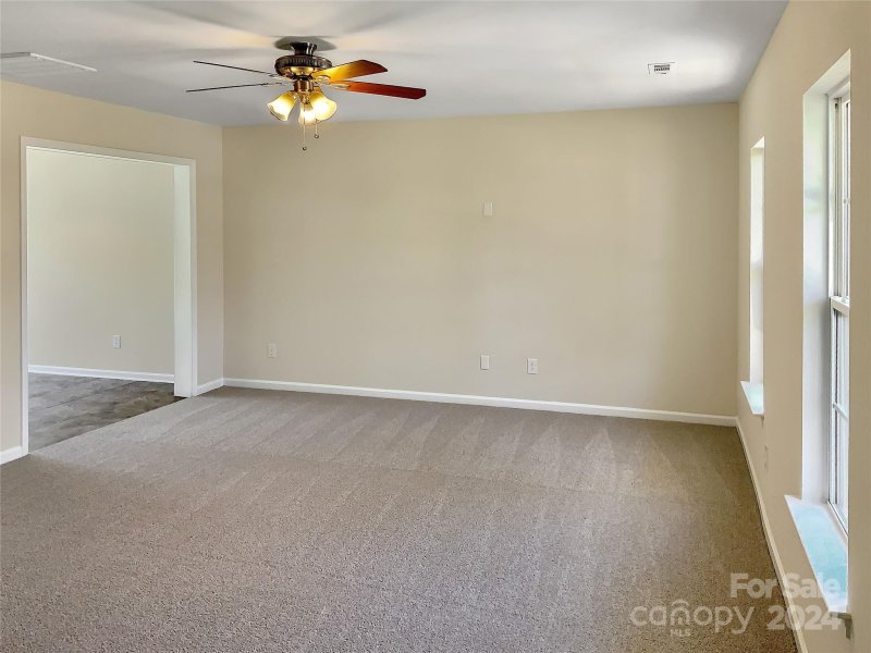 Property image 3 at 2613 Reid Park Lane, Charlotte, NC 28208