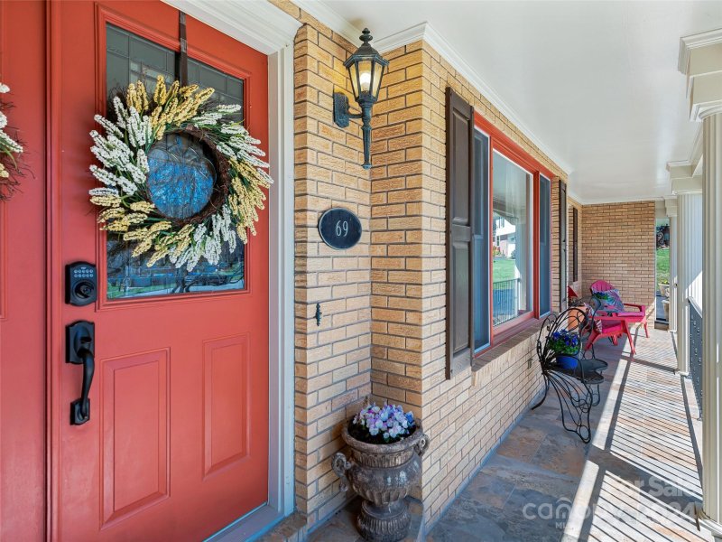 Property image 4 at 69 Braddock Way, Asheville, NC 28803