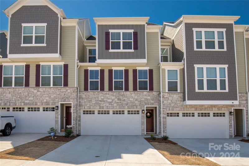 410 Lahinch Drive