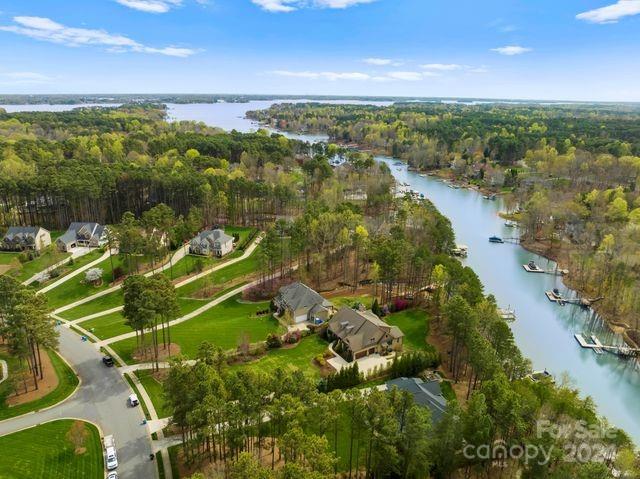 Property image 2 at 261 Cove Creek Loop, Mooresville, NC 28117