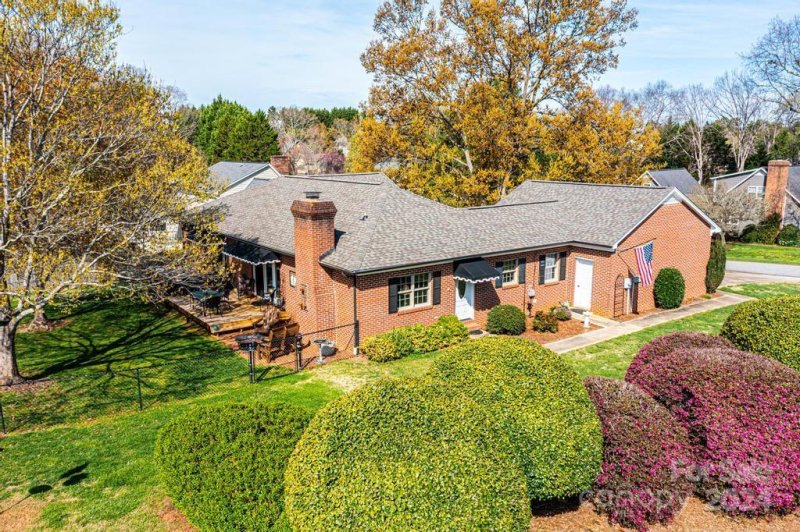 Property image 3 at 1270 34th Avenue, Hickory, NC 28601