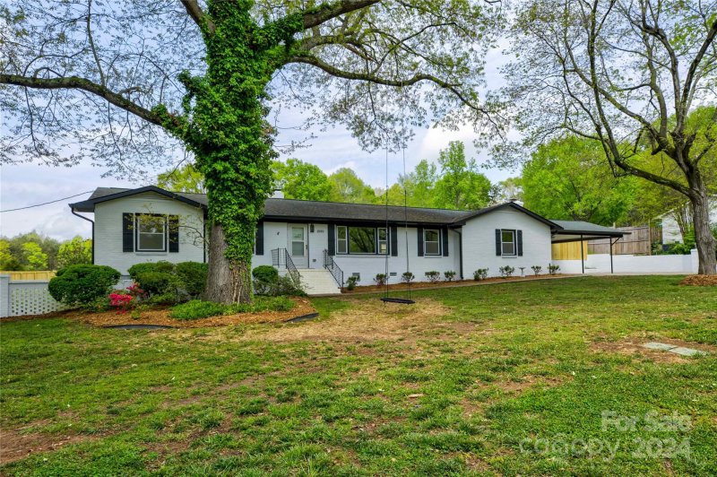 Property image 2 at 1999 Briarwood Circle, Fort Mill, SC 29715