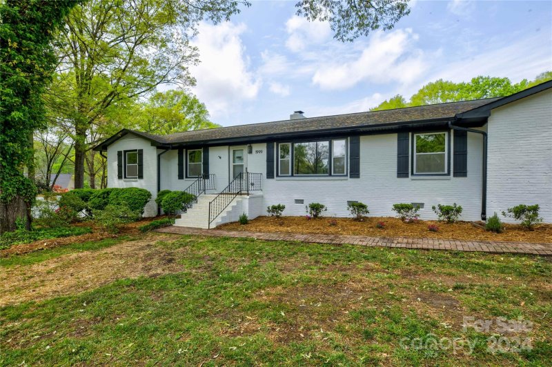 Property image 3 at 1999 Briarwood Circle, Fort Mill, SC 29715