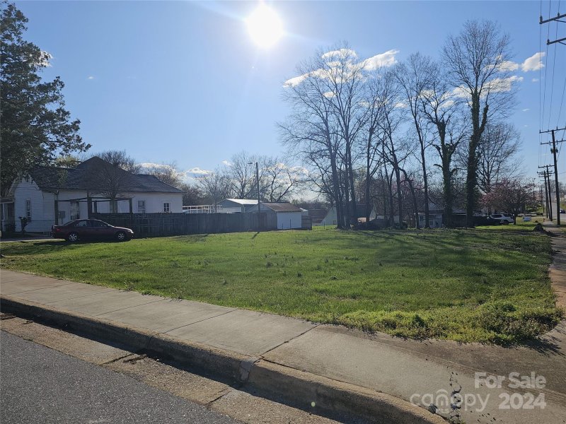 Property image 2 at 4 14th Street, Hickory, NC 28602
