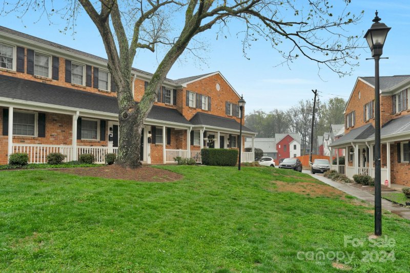 Property image 4 at 1330 Green Oaks Lane, Charlotte, NC 28205