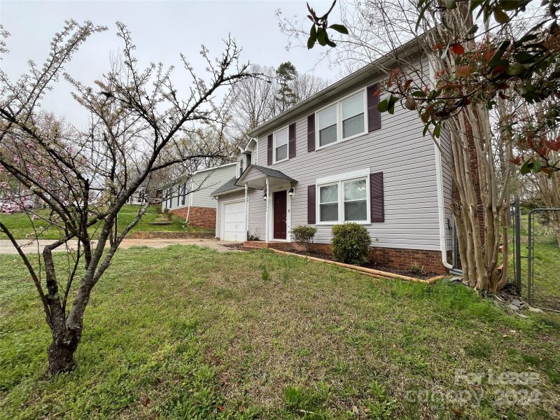 Property image 3 at 7409 Lockmont Drive, Charlotte, NC 28212