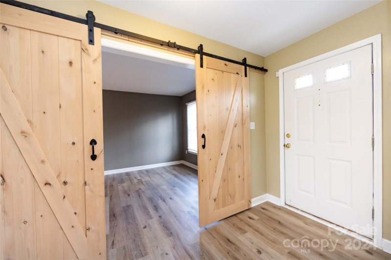 Property image 3 at 5013 Chestnut Lake Drive, Charlotte, NC 28227