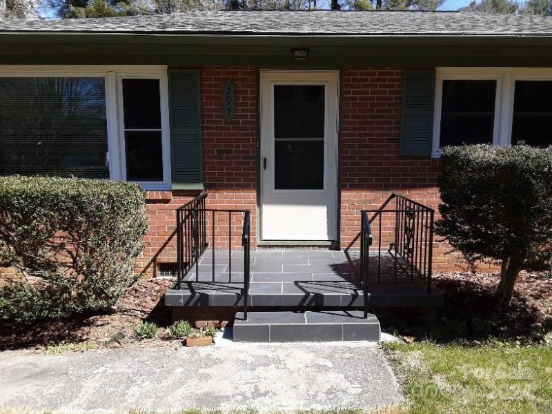 Property image 3 at 397 Balsam Road, Hendersonville, NC 28792