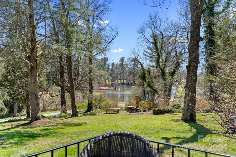 Property image 4 at 391 Wakefield Drive, Hendersonville, NC 28792