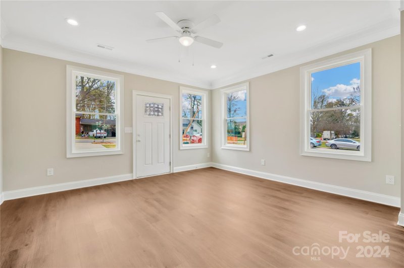 Property image 5 at 452 Dawn Circle, Charlotte, NC 28213