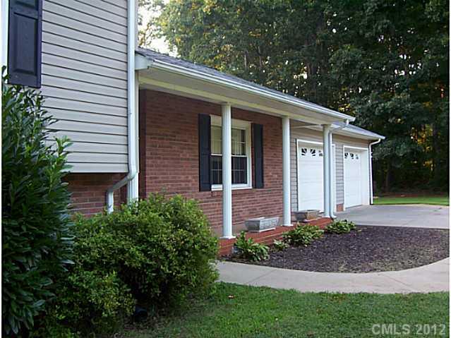 Property image 2 at 199 Kingswood Drive, Statesville, NC 28625