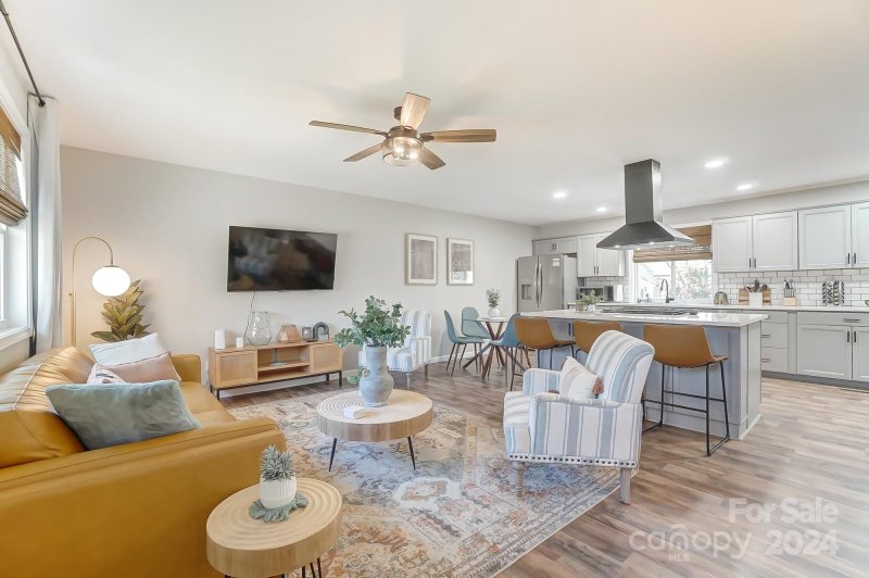 Property image 2 at 4044 Strangford Avenue, Charlotte, NC 28215