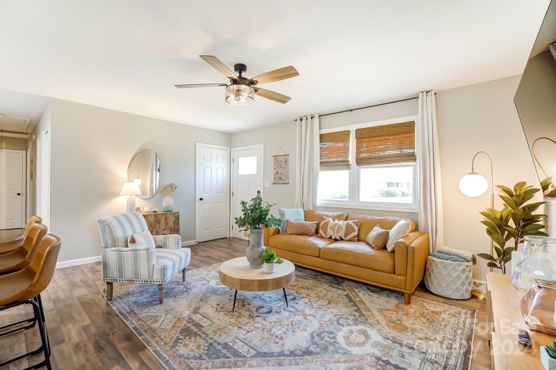 Property image 4 at 4044 Strangford Avenue, Charlotte, NC 28215