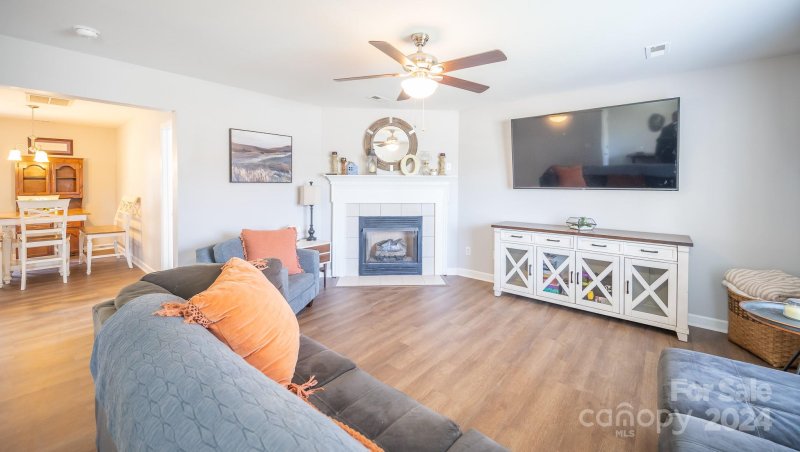 Property image 2 at 1948 8th Street, Hickory, NC 28602