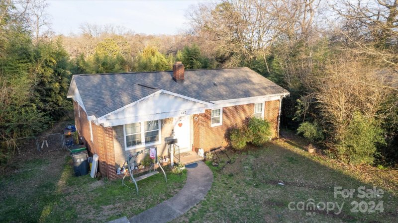 Property image 2 at 647 Reeves Court, Charlotte, NC 28208