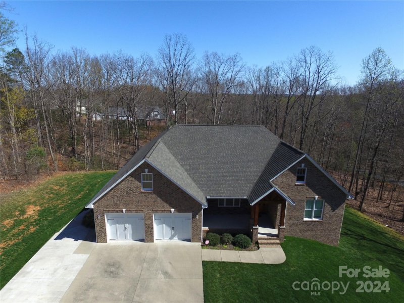 Property image 2 at 300 Oak Knoll, Hildebran, NC 28637