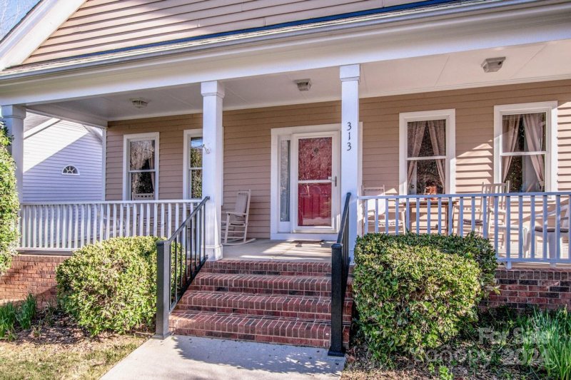 Property image 3 at 313 Ashby Drive, Davidson, NC 28036