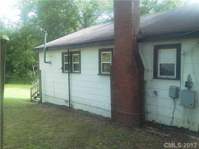 Property image 2 at 1210 W Walnut Avenue, Gastonia, NC 28052