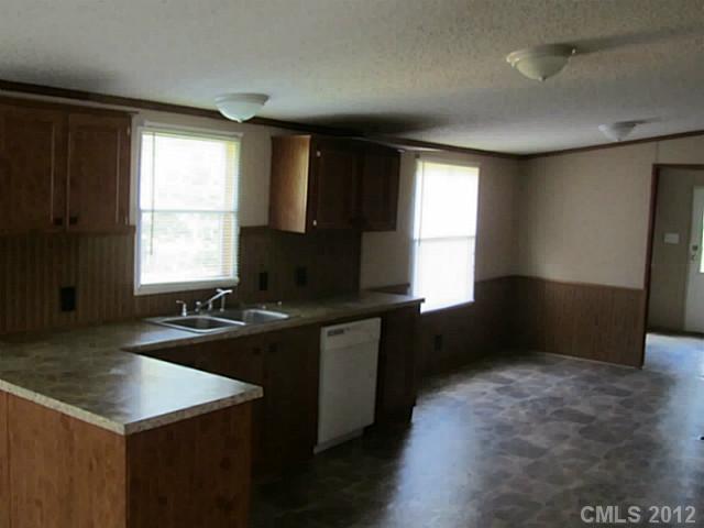Property image 4 at 147 Castle Court, Kings Mountain, NC 28086