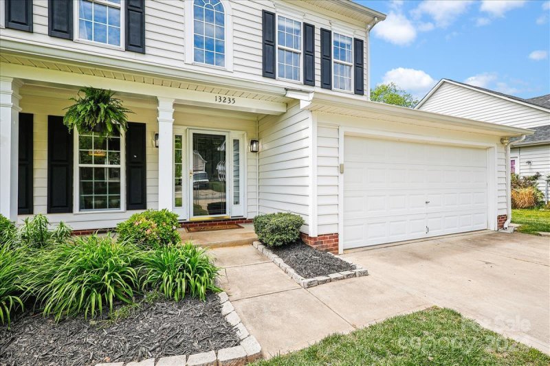 Property image 3 at 13235 Salvo Drive, Matthews, NC 28105
