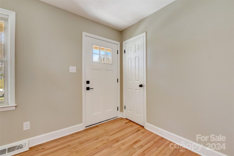 Property image 4 at 2901 Flintridge Drive, Charlotte, NC 28212