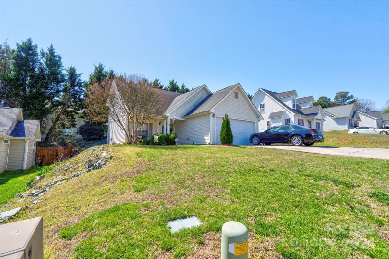 Property image 2 at 6015 Bradford Court, Dallas, NC 28034