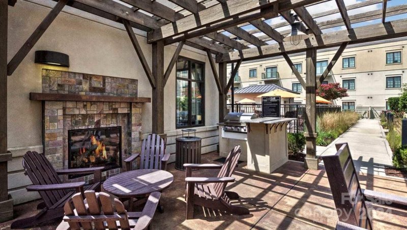 Property image 2 at 720 Governor Morrison Street, Charlotte, NC 28211