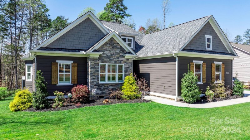 Property image 2 at 4537 N Wynswept Drive, Maiden, NC 28650