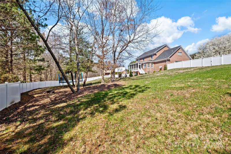 Property image 5 at 140 Gunpowder Circle, Granite Falls, NC 28630