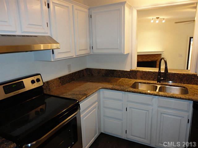 Property image 2 at 520 Poplar Street, Charlotte, NC 28202