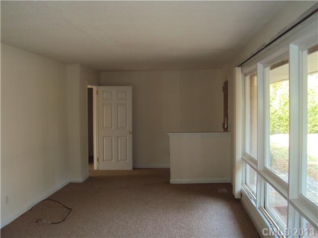 Property image 4 at 7811 Shalom Drive, Charlotte, NC 28216