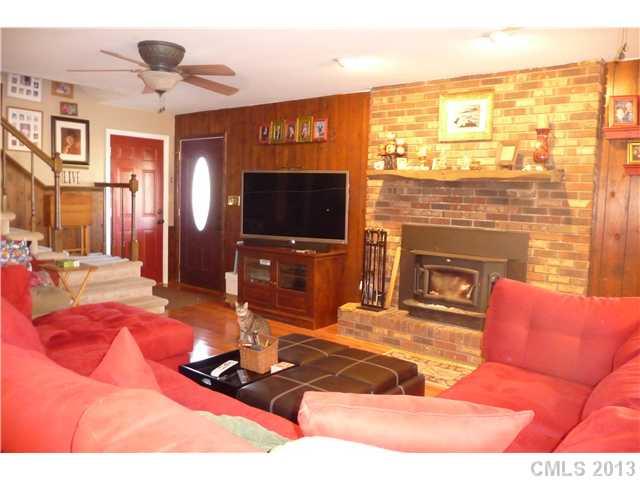 Property image 2 at 1942 Hickory Hills Drive, Denver, NC 28037