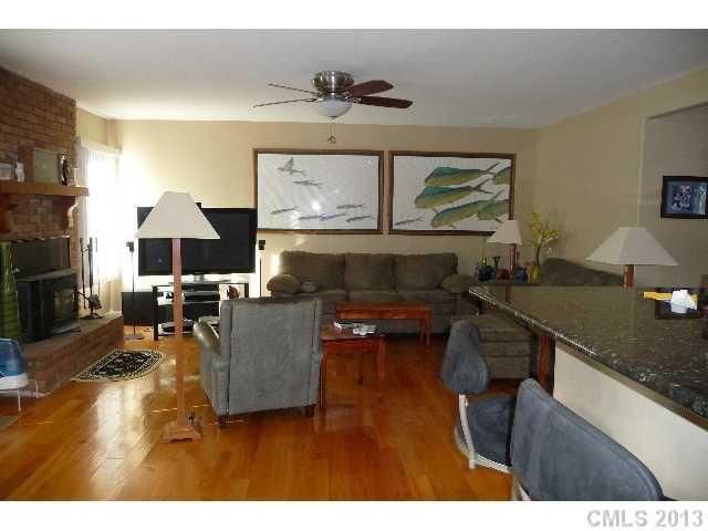 Property image 2 at 2056 Hickory Hills Drive, Denver, NC 28037