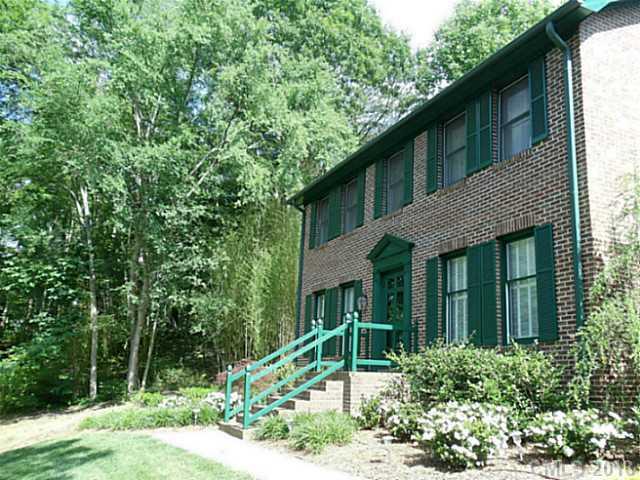 662 Knollcrest Drive